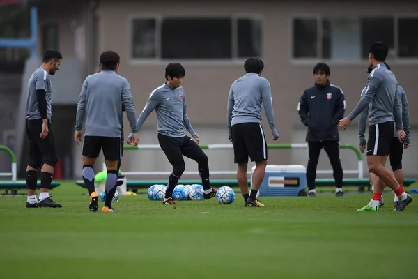 Spieler Der Japanischen Urawa Red Diamonds Nehmen Einer Trainingseinheit Für — Stockfoto