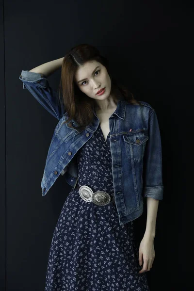 Chinesisches Model Sui Besucht Die Modenschau Für Die Kollektion 2017 — Stockfoto