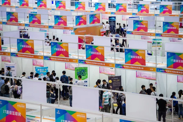 Laureati Cinesi Persone Cerca Lavoro Cercano Lavoro Una Fiera Del — Foto Stock