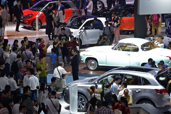 Människor Besöker Montern Hansa Kina Guangzhou International Automobile Utställning Även — Stockfoto