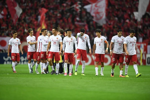 Jogadores Shanghai Sipg China Deixam Campo Futebol Depois Serem Derrotados — Fotografia de Stock