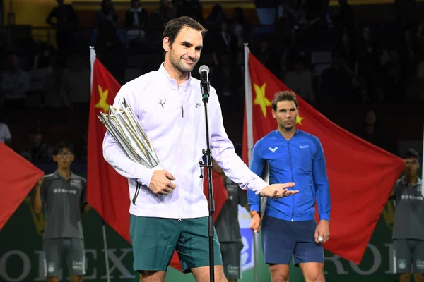 Roger Federer Suiza Ostenta Trofeo Después Derrotar Rafael Nadal España — Foto de Stock