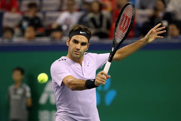 Roger Federer Van Zwitserland Teruggegaan Een Schot Alexandr Dolgopolov Uit — Stockfoto