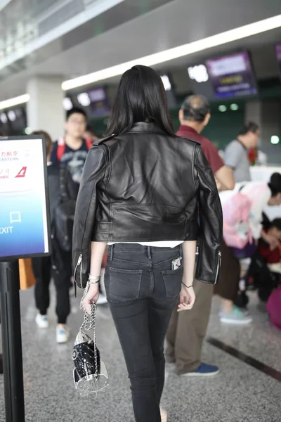 Modelo Chino Mengyao Más Conocido Como Ming Llega Aeropuerto Internacional —  Fotos de Stock