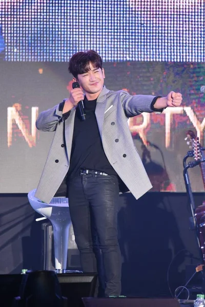 Lee Min Woo South Korean Boy Band Shinhwa Performs Fan — Stock Photo, Image