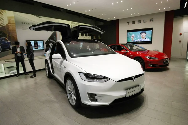 Tesla Model Electric Car Display Tesla Dealership Store Shanghai China — Stock Photo, Image