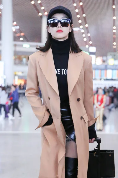 Cantante Attrice Cinese Victoria Song Song Qian Fotografata All Aeroporto — Foto Stock