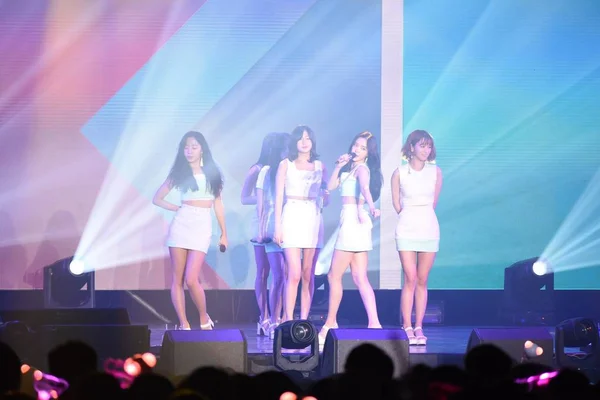 Membros Girl Group Sul Coreano Apink Apresentam Durante Seu Show — Fotografia de Stock