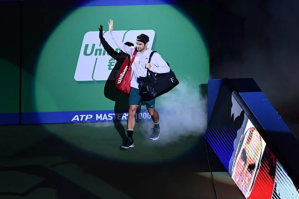 2017年10月15日 在中国上海启中森林体育城网球中心举行的上海劳力士大师赛网球锦标赛上 瑞士选手罗杰 费德勒抵达与西班牙选手拉斐尔 纳达尔的男单决赛 — 图库照片