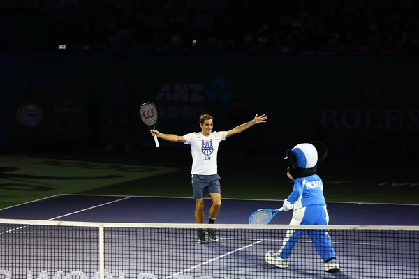 Швейцарський Тенісист Роджер Федерер Святкує Міккі Маусом Після Забитих Проти — стокове фото