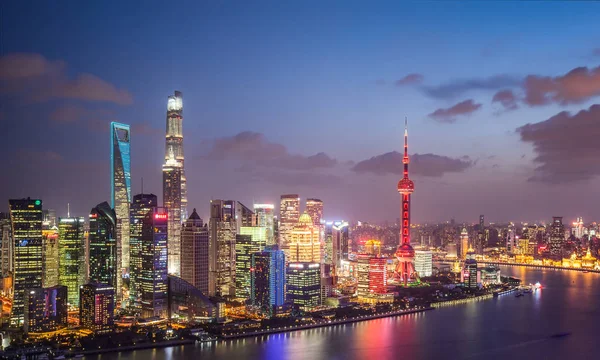Vista Nocturna Del Río Huangpu Distrito Financiero Lujiazui Con Torre —  Fotos de Stock