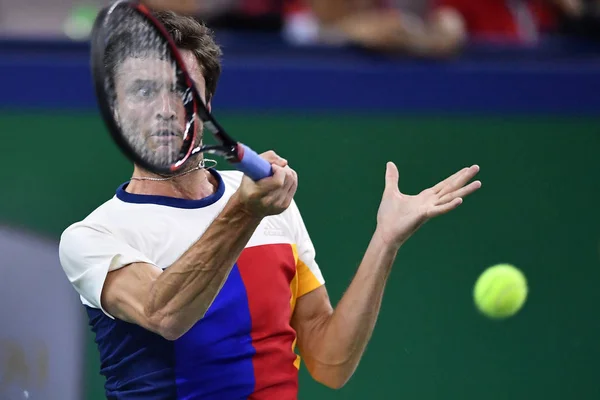 Gilles Simon Aus Franz Gibt Einen Schuss Aljaz Bedene Aus — Stockfoto