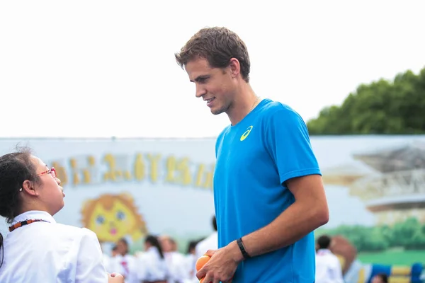 Joueur Tennis Canadien Vasek Pospisil Interagit Avec Jeunes Joueurs Lors — Photo