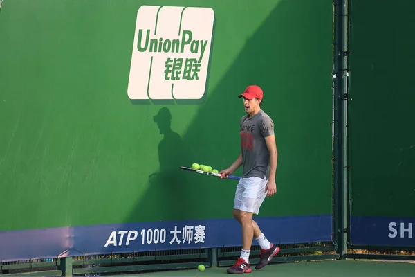 奥地利的 Dominic Thiem 参加即将于2017年10月7日在中国上海举行的上海劳力士大师网球锦标赛的训练课程 — 图库照片