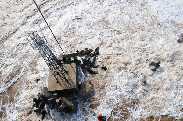Rescuer Beihai Rescue Bureau Ministry Transport Tries Fishing Enthusiast Stuck — Stock Photo, Image
