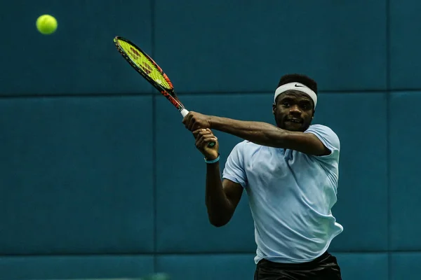 Френсіс Tiafoe Сполучених Штатів Повертає Постріл Сем Куеррі Сполучених Штатів — стокове фото