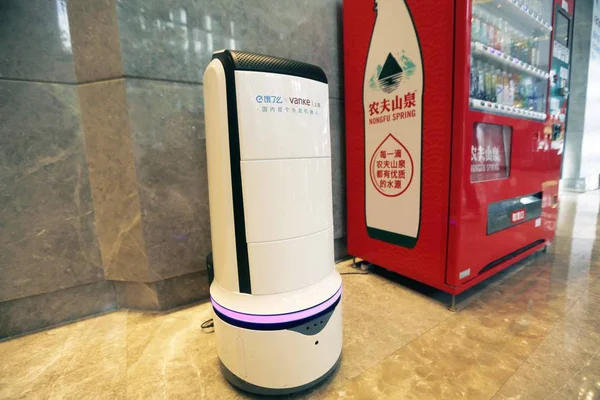 Primer Robot Inteligente Reparto Alimentos China Desarrollado Por Equipo Logístico — Foto de Stock