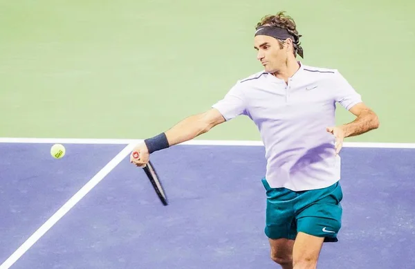 Roger Federer Suíça Devolve Tiro Diego Schwartzman Argentina Sua Segunda — Fotografia de Stock