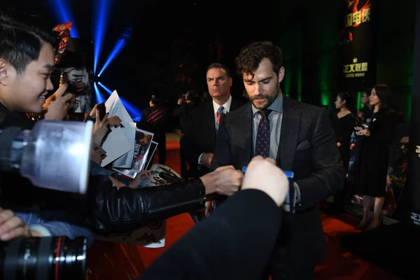 British Actor Henry Cavill Signs Autographs Fans Arrives Red Carpet — Stock Photo, Image