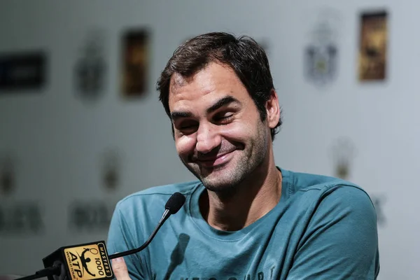Der Schweizer Tennisspieler Roger Federer Nimmt Einer Pressekonferenz Teil Nachdem — Stockfoto