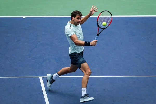 Grigor Dimitrov Bolgár Visszatér Egy Lövés Spanyol Rafael Nadal Negyeddöntőben — Stock Fotó