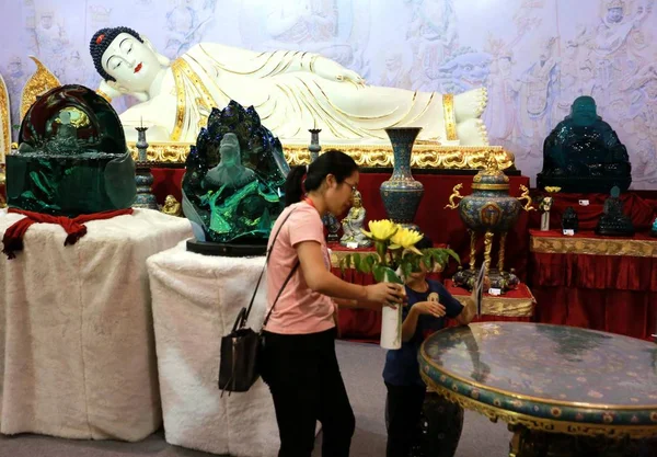 People Visit 12Th China Xiamen International Buddhist Items Crafts Fair — Stock Photo, Image