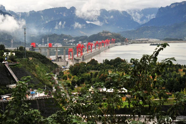 Panoramiczny Widok Trzech Wąwozów Zbiornika Mieście Yichang Centrum Chińskiej Prowincji — Zdjęcie stockowe