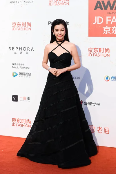 2017 上海で 2017 スタイル賞のレッド カーペットに到着した中国女優の李冰冰 — ストック写真