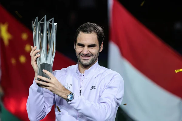 Roger Federer Suiza Mantiene Trofeo Después Derrotar Rafael Nadal España — Foto de Stock