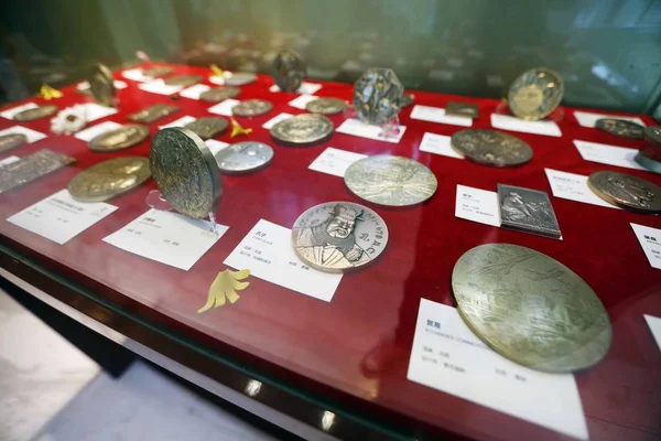 Медали Монеты Представлены Международной Выставке Монет Медалей Шанхае Китай Октября — стоковое фото