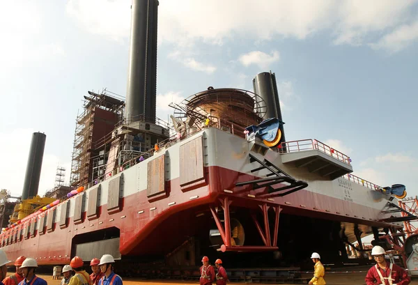 Verdens Største Plattform Offshore Vindkraftdrift Long Yuan Zhen Hua San – stockfoto