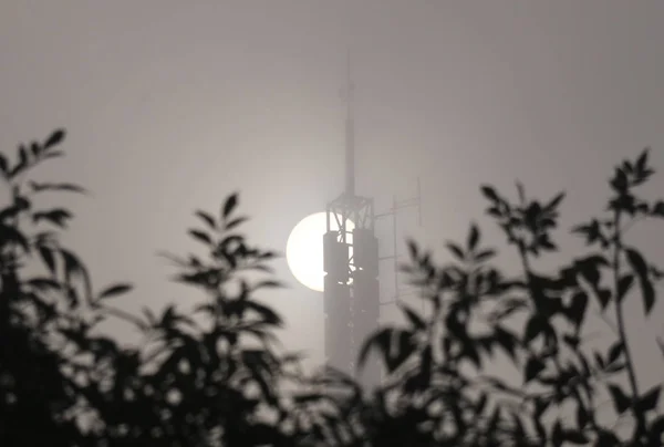 Vysoké Budovy Jsou Částečně Viditelné Těžkém Smogu Městě Zhangjiakou Severní — Stock fotografie
