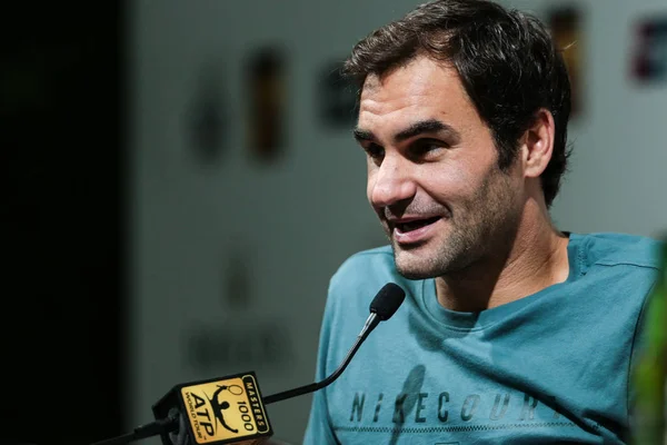 Der Schweizer Tennisspieler Roger Federer Nimmt Einer Pressekonferenz Teil Nachdem — Stockfoto