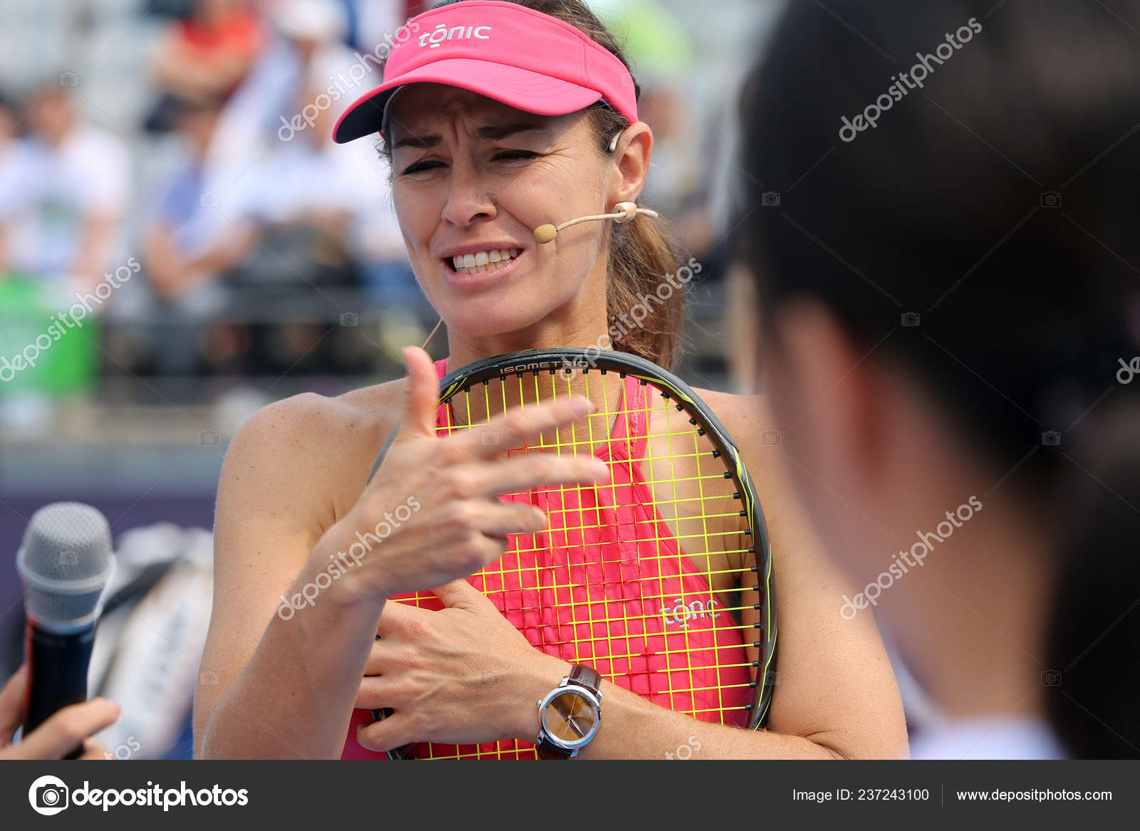 Estrela Tênis Suíça Martina Hingis Participa Evento Treinamento Durante  Torneio — Fotografia de Stock Editorial © ChinaImages #237243100