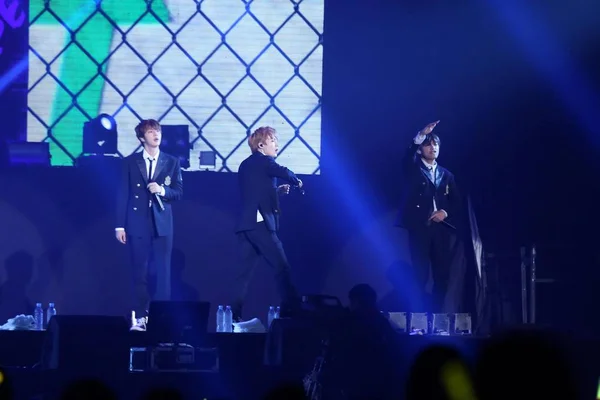 Bts Bangtan 男の子 または防弾少年団韓国少年グループのメンバーは 台湾でのコンサートの 2015 — ストック写真