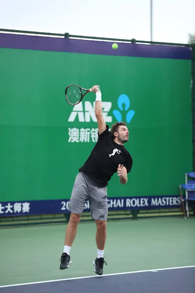 スイス連邦共和国のスタニスラスワウリンカー加わる中国 上海市に 2016年上海マスターズ テニス大会のためのトレーニング セッションで 2016 — ストック写真