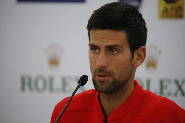 Gwiazda Tenisa Serbski Novak Djokovic Uczestniczy Konferencji Prasowej Dla Shanghai — Zdjęcie stockowe