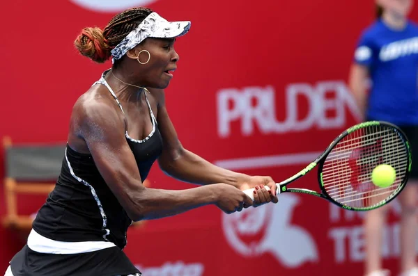 Venus Williams Amerika Birleşik Devletleri Bir Atış Için Risa Ozaki — Stok fotoğraf