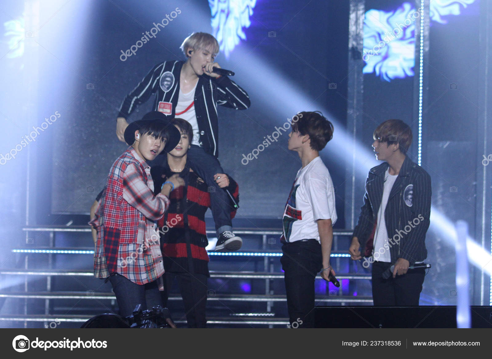 Южнокорейская Бойз Группа Bts Bangtan Boys Пуленепробиваемые.