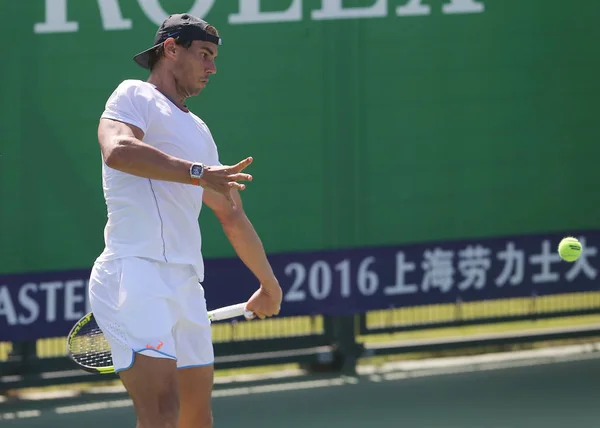 Испанец Рафаэль Надаль Принимает Участие Тренировке Теннисному Турниру 2016 Shanghai — стоковое фото