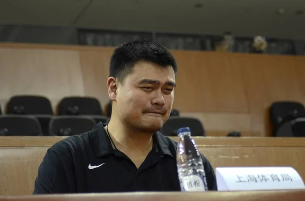 Pensionerad Kinesiska Basket Superstar Yao Ming Sköter Träningen För Shanghai — Stockfoto