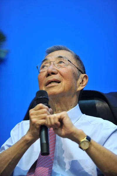 Físico Estadounidense Samuel Chao Chung Ting Que Recibió Premio Nobel —  Fotos de Stock