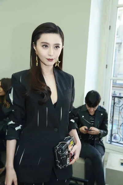 Kínai Színésznő Fan Bingbing Részt Vesz Louis Vuitton Divat Show — Stock Fotó