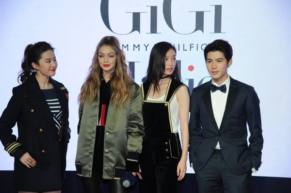 Soldan Sağa Çinli Aktris Liu Yifei Amerikalı Manken Gigi Hadid — Stok fotoğraf