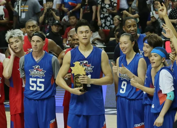 Chinese Swimming Star Sun Yang Center Holds Trophy Mvp Super — Stock Photo, Image