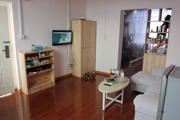 View Living Room Well Equipped Dormitory Room Freshmen Wuhan Bioengineering — Stock Photo, Image
