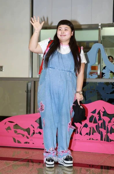 Japansk Skådespelerska Och Komiker Naomi Watanabe Avbildas Efter Ankomsten Taiwan — Stockfoto