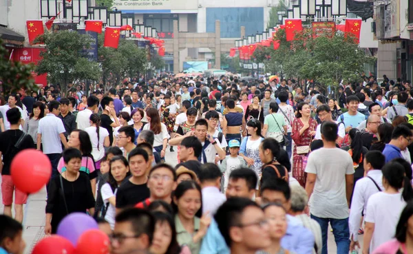 Turisti Affollano Strada Guanqian Durante Festa Nazionale Nella Città Suzhou — Foto Stock