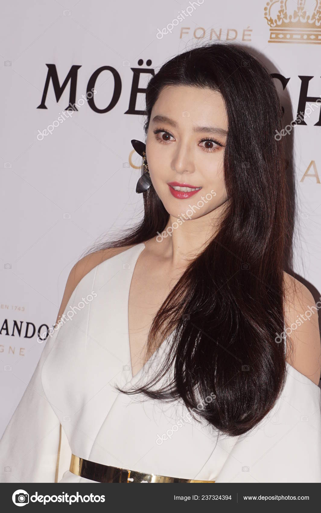 Chinese Actress Fan Bingbing Poses Dinner Party 2016 Shanghai Rolex – Stock  Editorial Photo © ChinaImages #237324394
