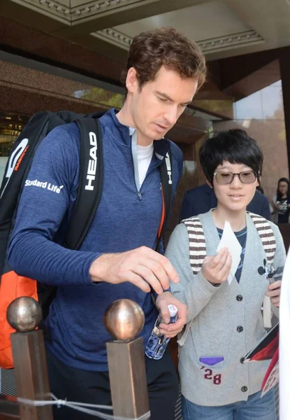 Tenista Británico Andy Murray Firma Para Los Aficionados Fuera Hotel — Foto de Stock